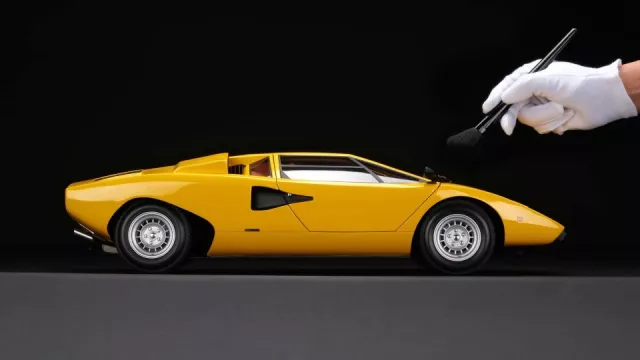 Tento model Lamgorghini Countach rozhodně není na hraní. Stojí stejně jako nová Škoda Kamiq