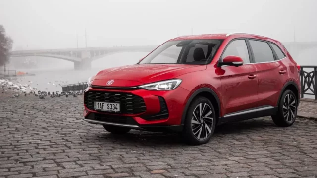 Benzinový čtyřválec, manuál a cena 450 tisíc korun. SUV pro běžné řidiče láká na slevovou akci