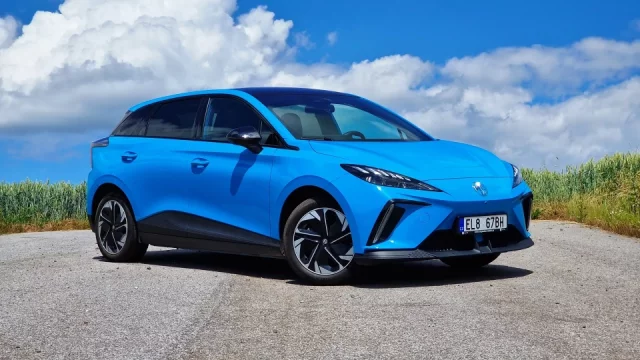 Ojetý elektromobil MG4 se v Česku prodává i pod 500 tisíc korun. Nejde přitom o žádnou past