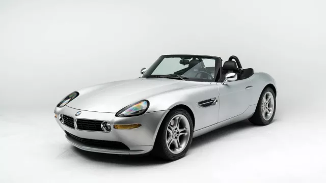 BMW Z8 po Stevu Jobsovi čeká na vás. Levné ale nebude!