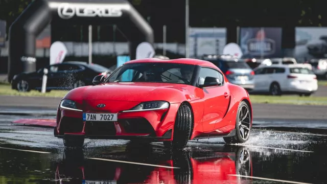 Nová Toyota Supra lže o svém výkonu. Proč to dělá? Už jí to neprochází bez povšimnutí