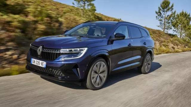 Sveze sedm lidí a je levnější než Škoda Kodiaq. Nový Renault Espace vstoupil na český trh