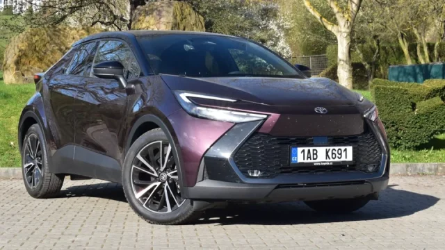 Toyota láká na podzimní slevy. Na některé modely slibuje úsporu až 290 tisíc korun