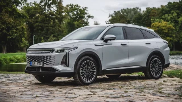 Škoda Kodiaq má nového soupeře. Číňané přijeli s velkým luxusním SUV za podobné peníze