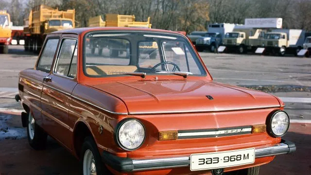 Retro: Rusko se při významné akci ztrapnilo ukrajinským autem. Ukázalo ho jako národní chloubu