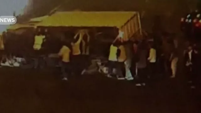 VIDEO: Když motorkáře zavalí auto