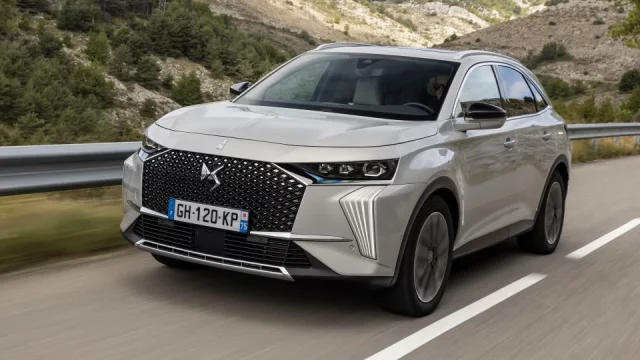 Luxusní SUV láká na slevu 250 tisíc korun. Vsadilo na diesel, se kterým ujede 1000 km na nádrž