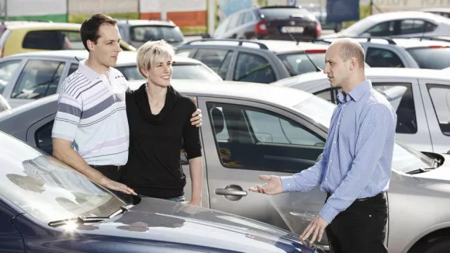 V prodeji ojetin hrají na našem trhu stále větší roli autorizovaní dealeři a velké autobazary