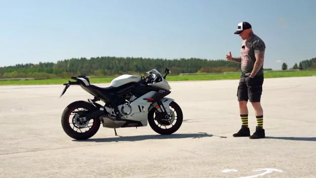 Recenze CFMOTO 675SR-R
