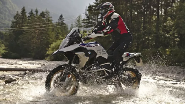 Nová dimenze výkonu motoru pro nové BMW R 1250 GS a R 1250 RT