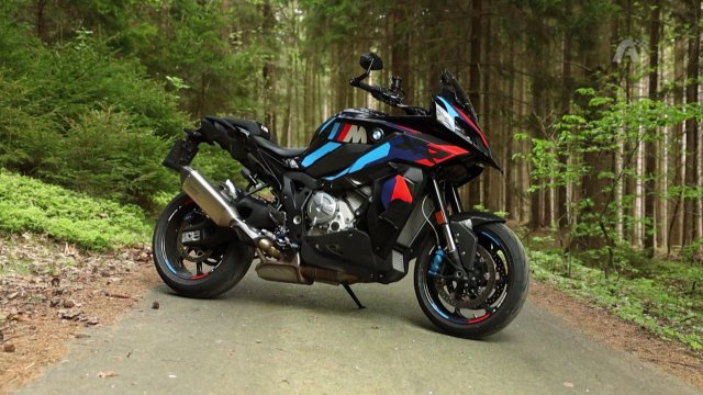 Recenze motocyklu BMW M1000 XR