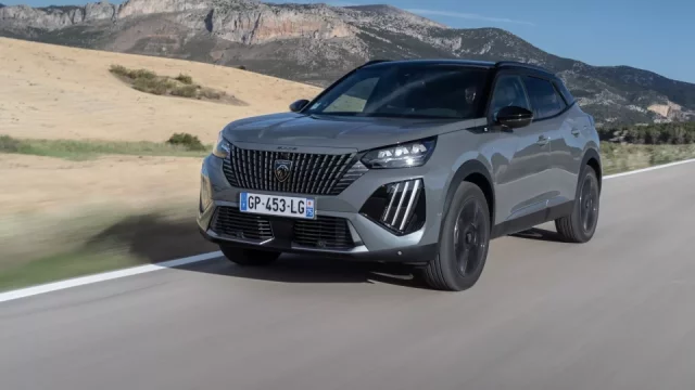 Peugeot mění ceníky vybraným modelům. Nejprodávanější crossover se dostal pod půl milionu