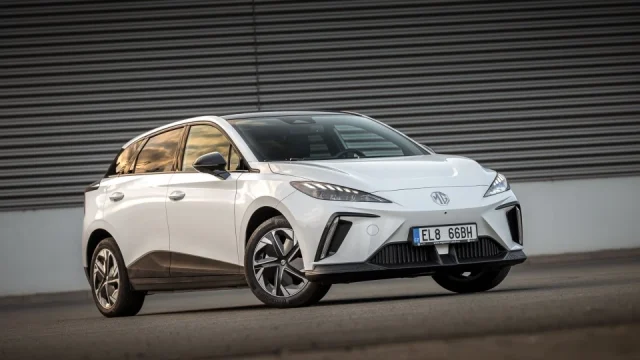 Tak jsme se levné elektromobility dočkali. V Česku teď stojí dospělý elektromobil méně než 600 tisíc