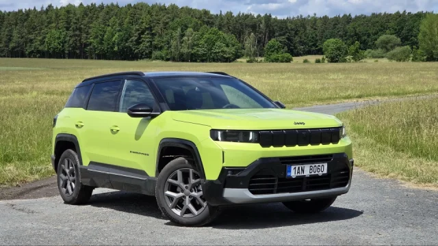 Jeep Compass loví hlavně mezi aktivními rodinami. Jak obstojí? Začíná dlouhodobý test