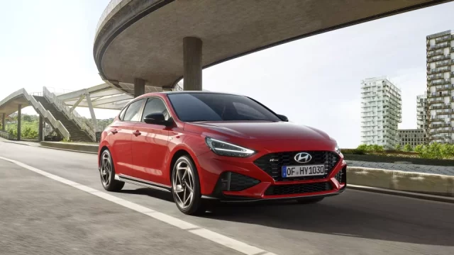 Oblíbený Hyundai i30 je nyní levnější o 20 tisíc korun. Týká se to i akční výbavy