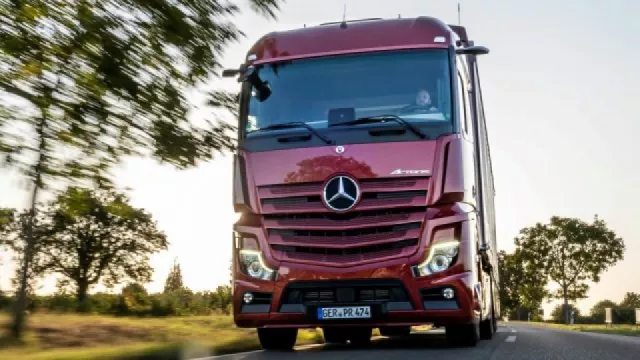 Zúčastni se nové soutěže Autosalonu. Staň se řidičem tahače Mercedes-Benz Actros!