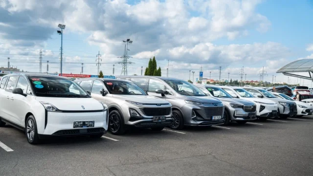 Polsko zavede zákaz vjezdu čínských aut do vojenských objektů. Má obavy ze špionáže