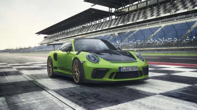 Pět set dvacet koní pod kapotou. To je nové Porsche 911 GT3 RS.