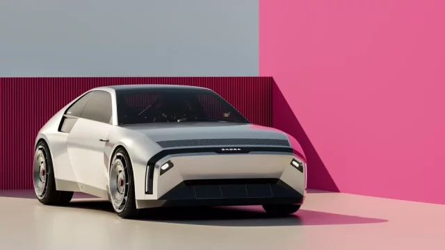 Novodobá Škoda 110 R je oficiálně tady. Vzdává se retra a vzhlíží vstříc elektrické budoucnosti