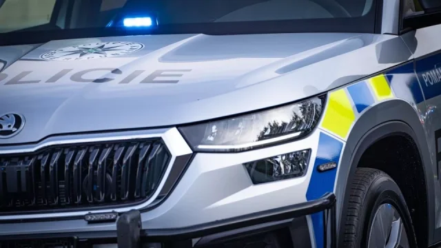 Komentář: Policisté driftovali na sněhu. Porušili sice pravidla, ale poukázali i na jejich absurditu