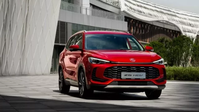 Automobilka MG láká na letní akci. Zlevnila až o 70 tisíc korun a nabízí nabíjení na rok zdarma
