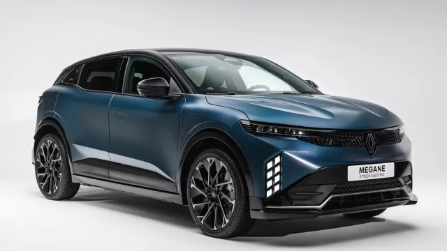 Silný rival Elroqu dostal sportovnější design a větší baterii. Nově zvládne ujet až 500 kilometrů