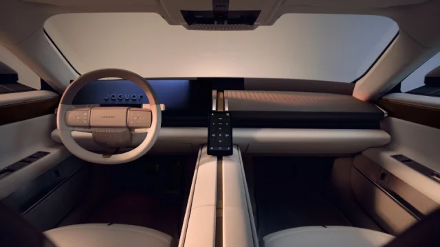 Jaguar ukázal interiér nového vozu. Po dlouhém čekání přichází další krok radikální proměny