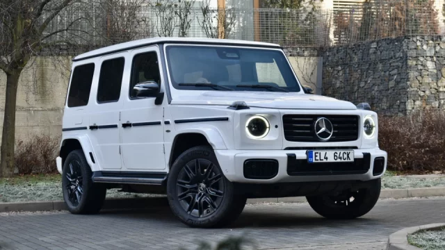 Elektrický Mercedes G vypadá, jezdí i zní podobně jako ten benzinový. Umí toho ale víc