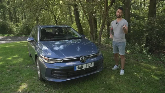 Normální kombi za normální cenu. Vyzkoušeli jsme, jak jezdí základní Volkswagen Golf Variant