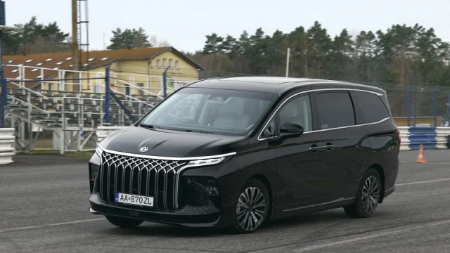 O tři litry vyšší než udává výrobce. Vyzkoušeli jsme spotřebu luxusního čínského MPV