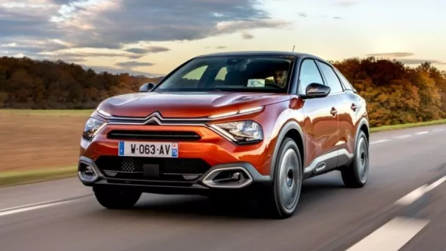 Ceny nového Citroënu C4 překvapily. Kříženec hatchbacku a SUV konkuruje Škodě Scala i Dacii Duster