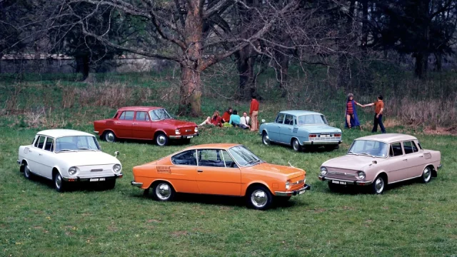 Socialistická nabídka aut proti Západu. Když u nás byla Škoda 100, ve světě se zrodil Mercedes S