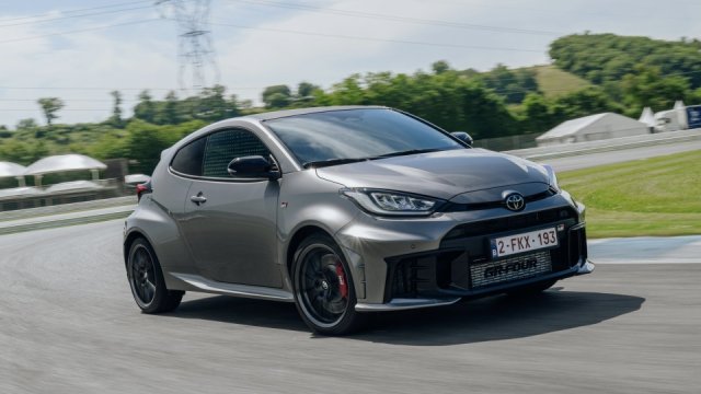 Vylepšená Toyota GR Yaris je nejlepší sériové sportovní auto na světě. Z řidiče udělá závodníka