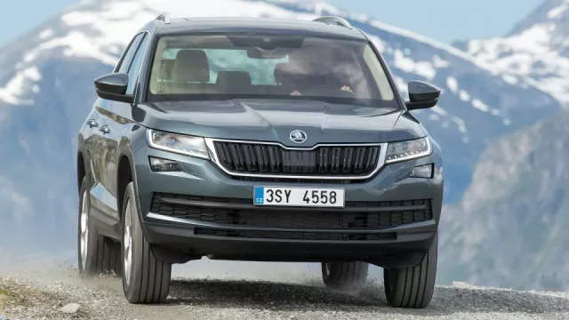 Škoda svolává tisíce vozů do servisu. Mohou mít vadný airbag řidiče