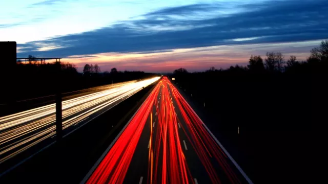 Chcete na našich dálnicích jezdit 150 km/h?