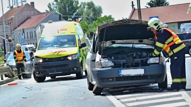 Víte, jak správně uhnout hasičům, sanitě či policistům? Hlavně nezmatkovat