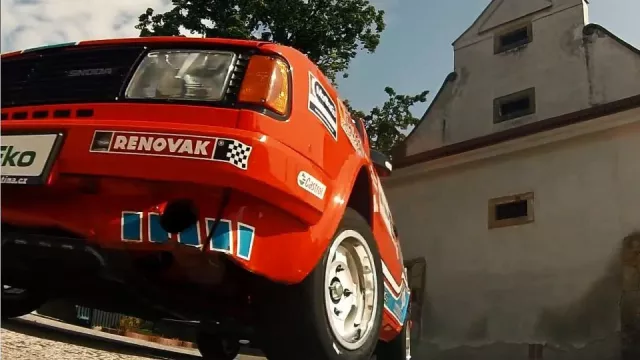 VIDEO: Takhle se lítá se Škodou 130