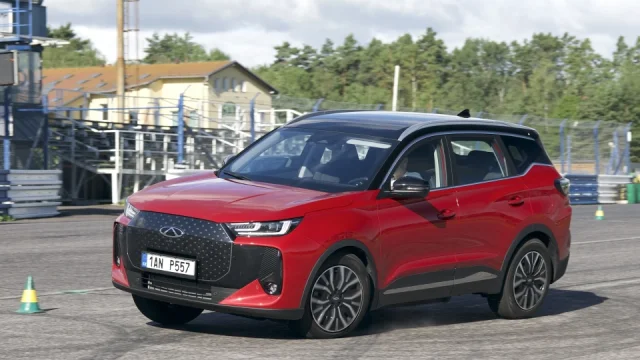 Levné čínské SUV umí jet za 3,6 litru a stovku dá pod sedm sekund. Jízdními vlastnostmi ale neohromí