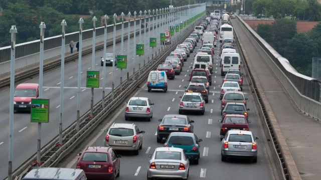 Týden v autech: Emisní zóny pro čtyři česká města i konec měření obávané třicítky v Praze