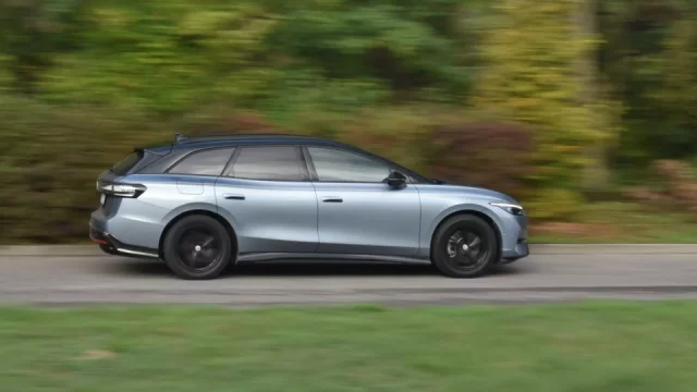 Volkswagen ID.7 Tourer je prostorný a nezvykle úsporný. Komfortní je ale až za městem