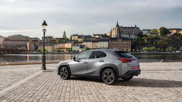 Inspirací pro Lexus UX byl robot z kresleného seriálu