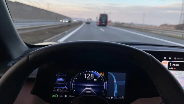 Ještě nemá cenu. My už jsme ale novinku Suzuki e Vitara proklepli při adventní cestě do Míšně