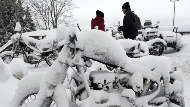 Zazimování motorky si žádá větší péči než auto v garáži. Důslednost se vyplatí