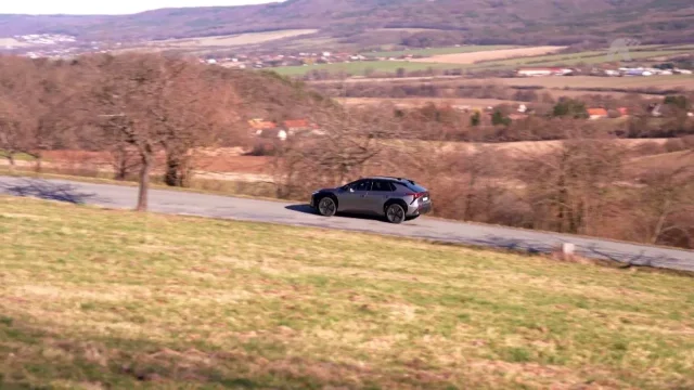 Recenze Toyoty bZ4X AWD Executive