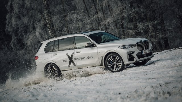 V Peci probíhá dětský den pro dospělé, ještě mají vstupenky. Vyzkoušeli jsme BMW xDrive Experience