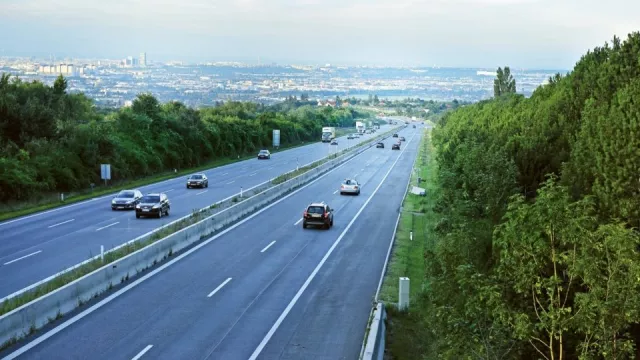 Roční dálniční známka k pokutě jako dárek. Slovensko chce zvláštním způsobem ulevit řidičům