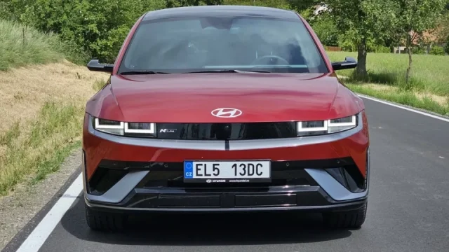 Hyundai nechce v Česku elektromobily prodávat silou. Věří, že si zákazníky najdou samy