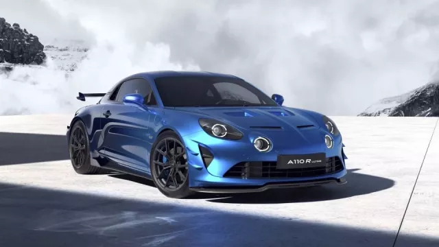 Alpine A110 R Ultime je pravděpodobně nejdražším homologovaným čtyřválcem. Vznikne jen 110 kusů