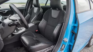 Prohlédněte si ostré Volvo S60 Polestar 17