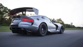 Viper ACR, kladivo na Porsche i Ferrari - Obrázek 